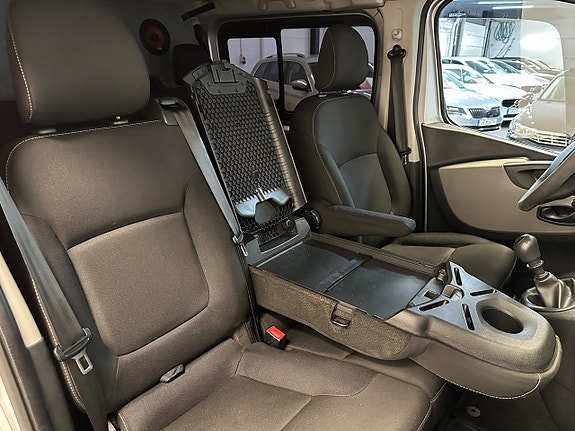 Renault Trafic 19 of 30