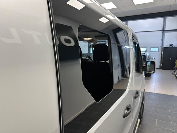 Renault Trafic 12 of 30