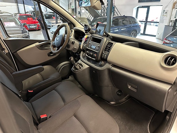 Renault Trafic 15 of 30