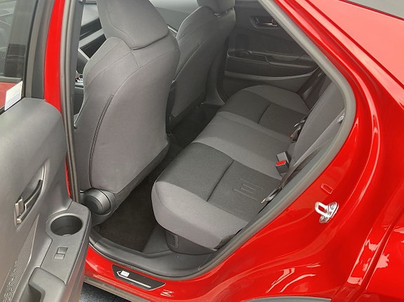Toyota C-HR 7 of 10