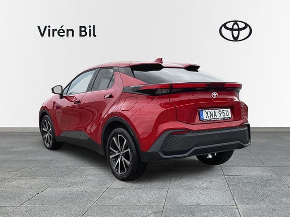 Toyota C-HR 2 of 10