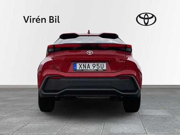 Toyota C-HR 4 of 10