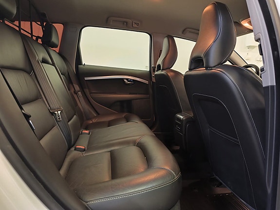 Volvo V70 14 of 18