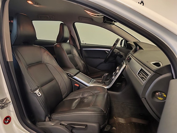 Volvo V70 12 of 18