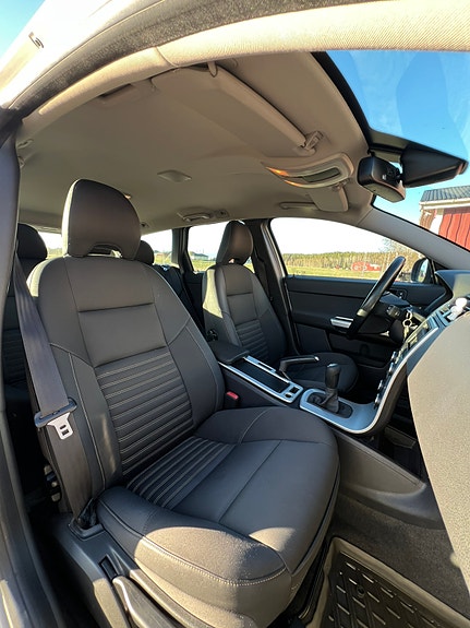 Volvo V50 3 of 4
