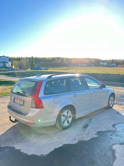 Volvo V50 2 of 4
