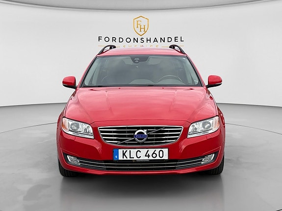Volvo V70 2 of 15