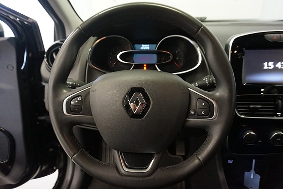 Renault Clio 12 of 23