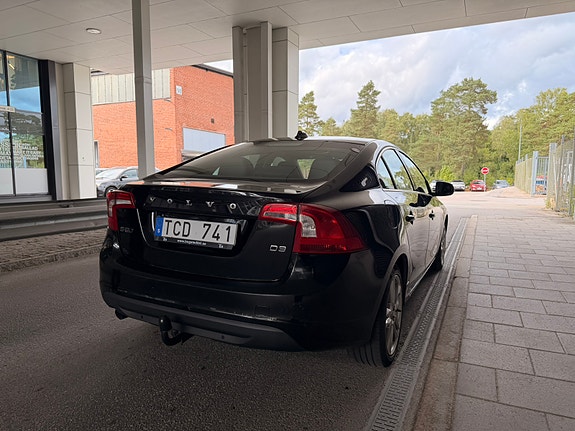 Volvo S60 2 of 15