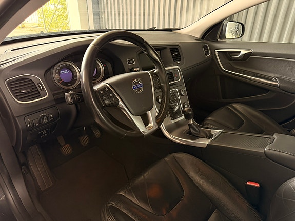 Volvo S60 7 of 15