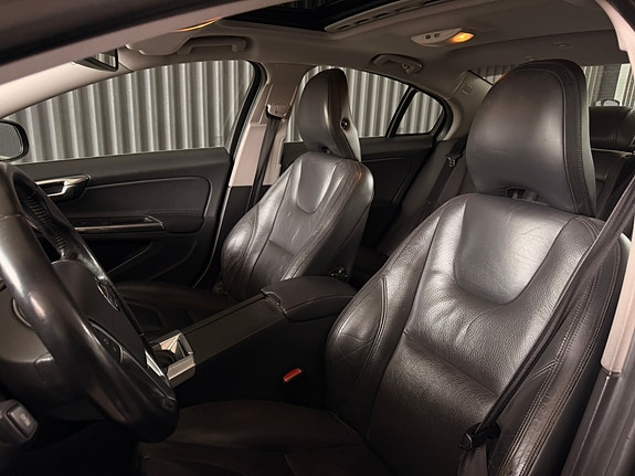 Volvo S60 10 of 15
