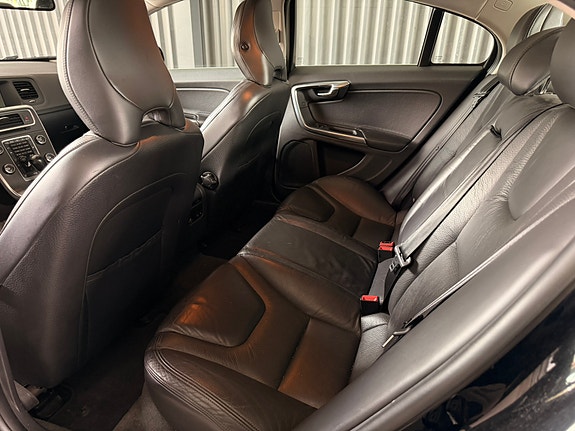 Volvo S60 9 of 15