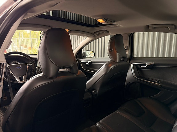 Volvo S60 12 of 15