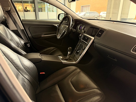 Volvo S60 13 of 15