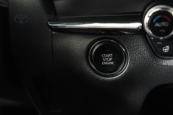 Mazda CX-30 13 of 18