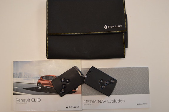 Renault Clio 24 of 24