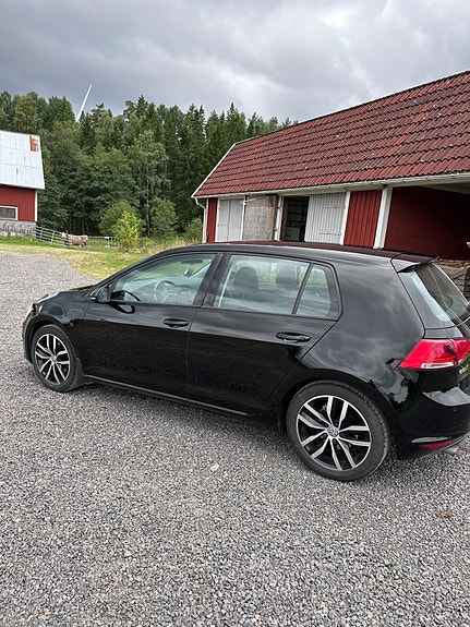 Volkswagen Golf VII 4 of 10