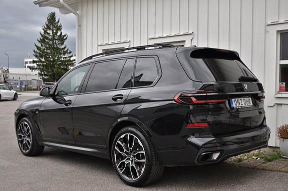 BMW X7 4 of 17