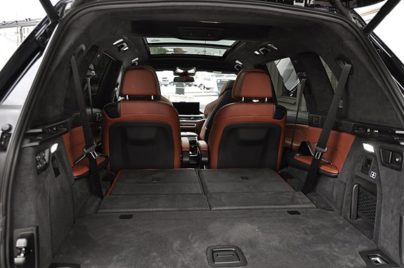 BMW X7 8 of 17