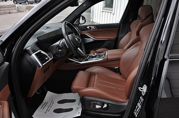 BMW X7 6 of 17