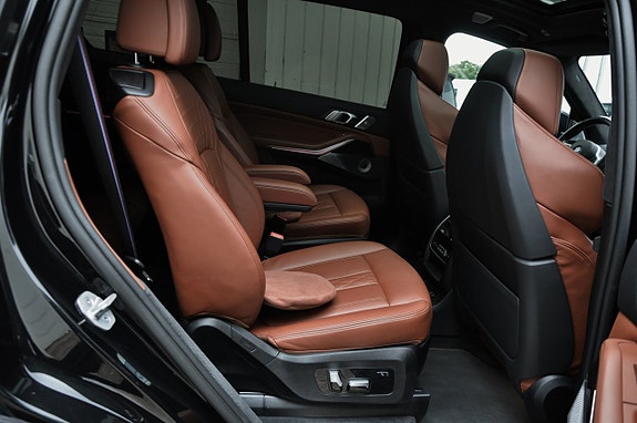 BMW X7 7 of 17