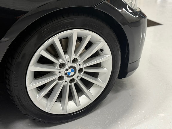 BMW 325i 2 of 6