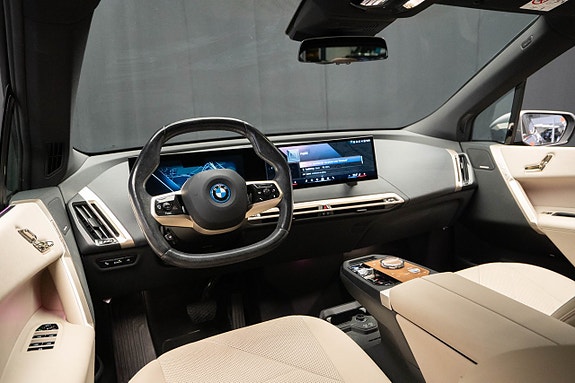 BMW iX 11 of 27