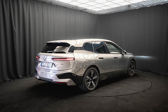 BMW iX 7 of 27