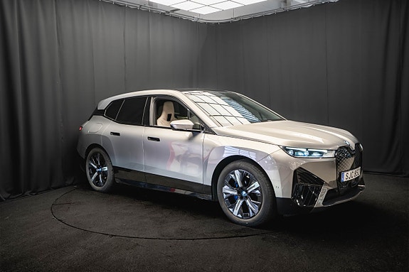 BMW iX 5 of 27