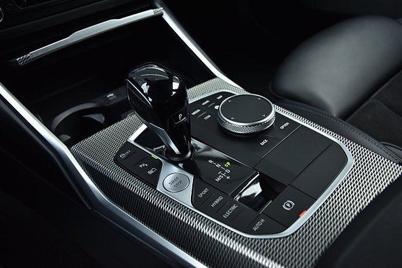 BMW 330e 16 of 25