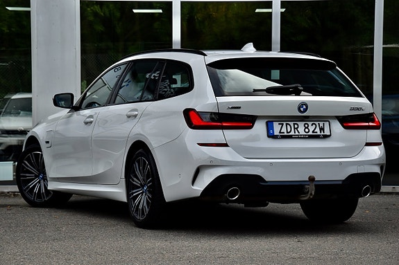 BMW 330e 5 of 25