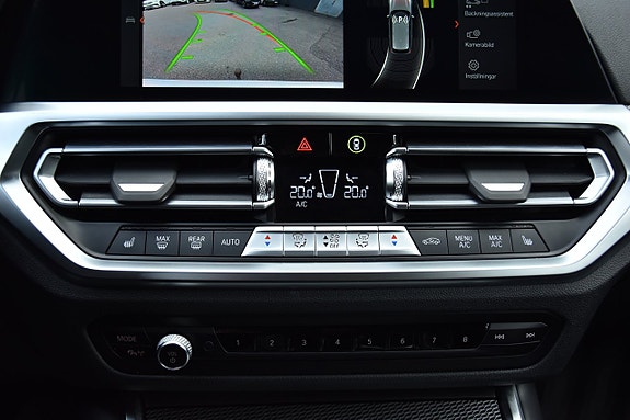 BMW 330e 17 of 25