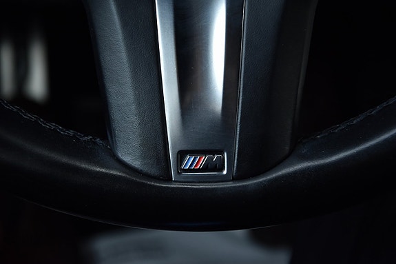BMW 330e 24 of 25