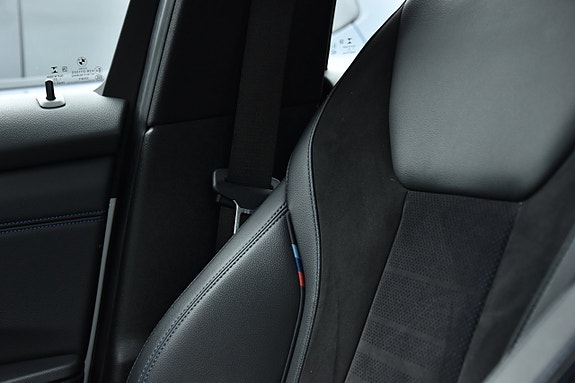 BMW 330e 25 of 25
