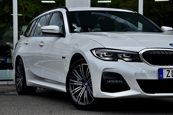 BMW 330e 4 of 25