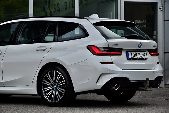 BMW 330e 6 of 25