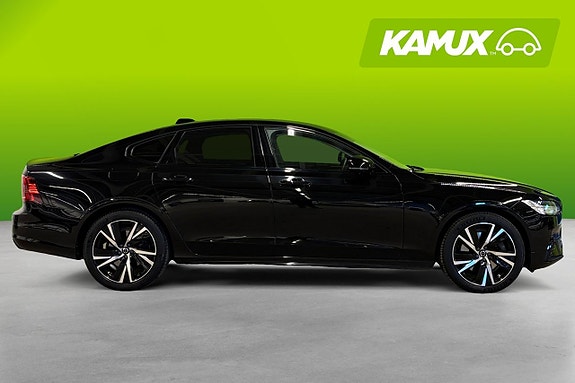 Volvo S90 2 of 26