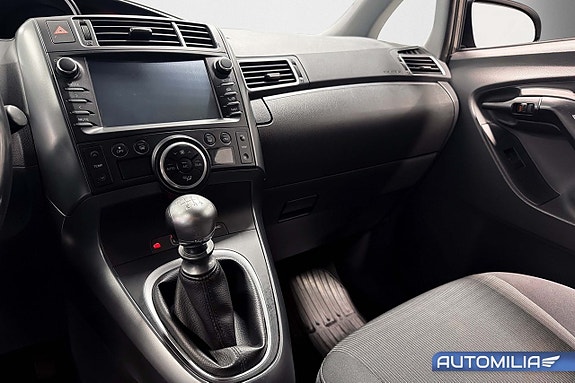 Toyota Verso 9 of 18
