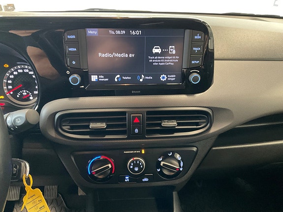 Hyundai i10 7 of 8