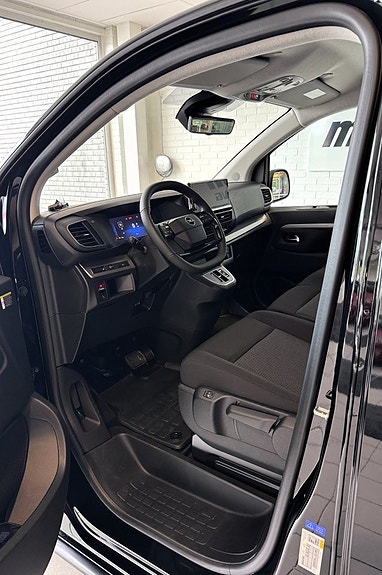 Opel Vivaro 11 of 12