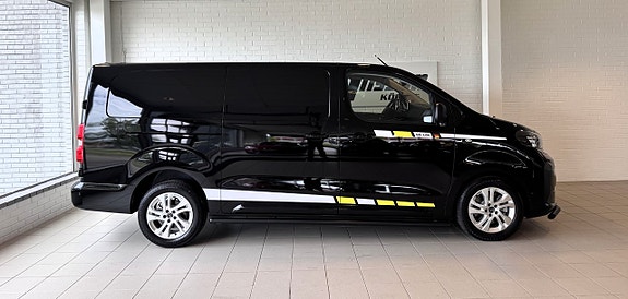 Opel Vivaro 2 of 12