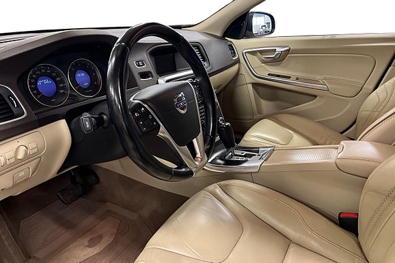 Volvo V60 8 of 14