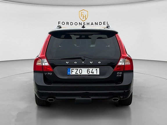 Volvo V70 6 of 16