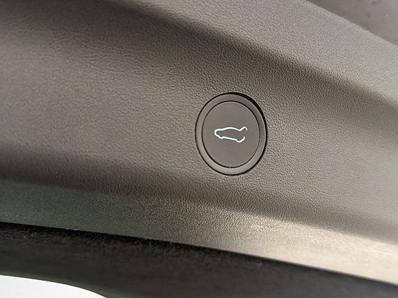 Tesla Model Y 11 of 30