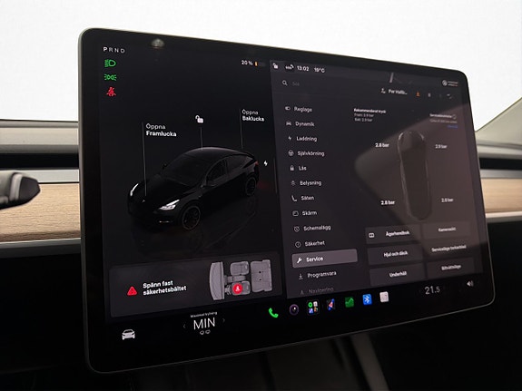 Tesla Model Y 28 of 30