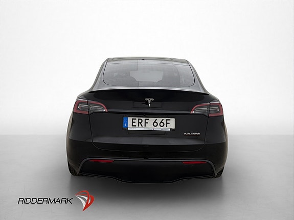 Tesla Model Y 9 of 30