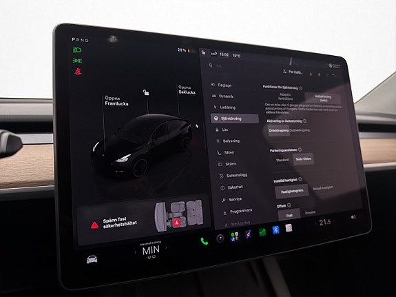 Tesla Model Y 27 of 30