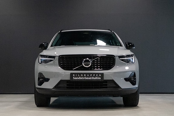 Volvo XC40 7 of 18
