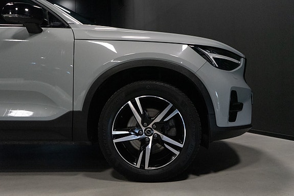 Volvo XC40 9 of 18