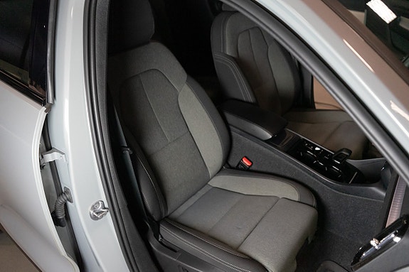 Volvo XC40 16 of 18